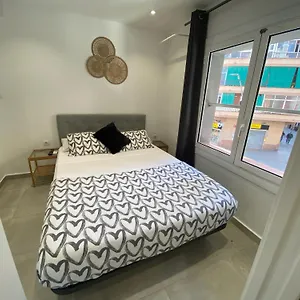 Con Bano Privado Frente Al Metro L5 Barcelona-hospitalet L’Hospitalet de Llobregat